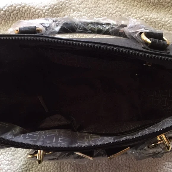 Danielle Nicole Alexa Tote - Picture 11 of 11